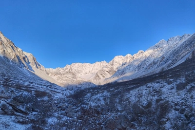 Район Мунку-Сардык закрыли после гибели туристов в лавине