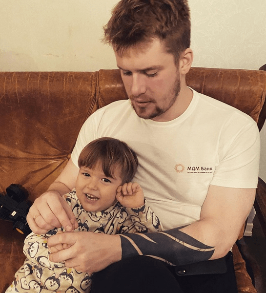 Дочь бодибилдер и сын, ставший отцом в 20 лет: как выглядят и чем занимаются дети актрисы Марии Шукшиной