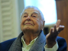 Юрий Любимов выходит на работу в Большой театр