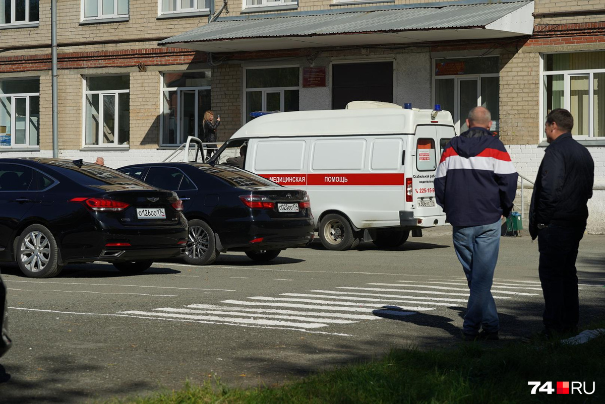 После нападения подростка в Челябинске задержаны замдиректора школы и один  из руководителей ЧОПа - 18 сентября 2024 - 45.ру