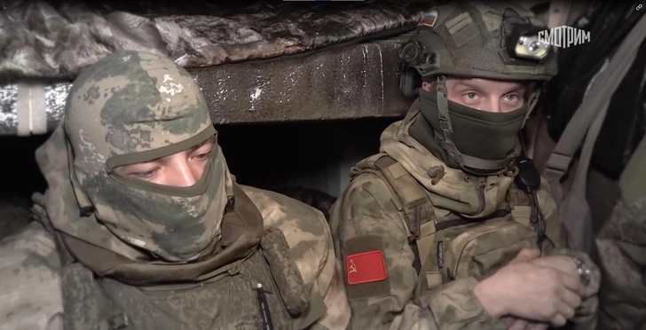 Военные благодарят артистов, которые не побоялись приехать в зону боевых действий