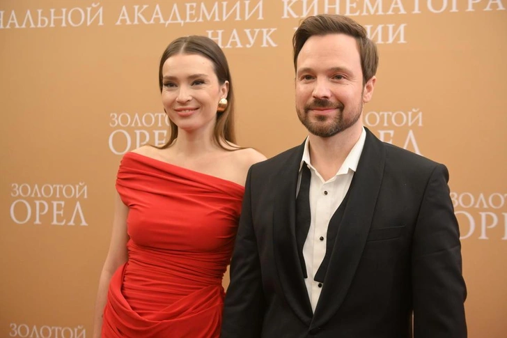 Алексей Чадов с женой Лейсан | www.starhit.ru