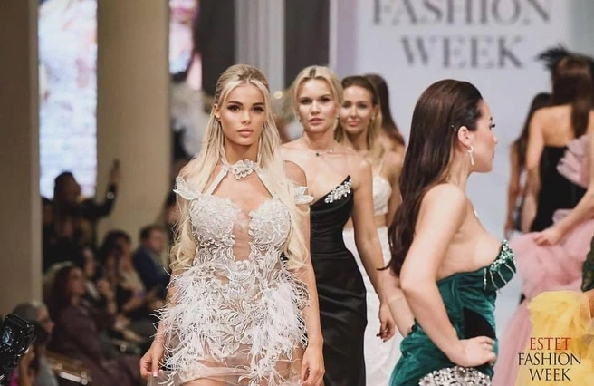 В Москве она начала карьеру модели | Источник: Анжелика Тартанова / Instagram (деятельность запрещена в РФ)