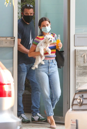 Ана де Армас и Бен Аффлек в Лос-Анджелесе | marieclaire.ru