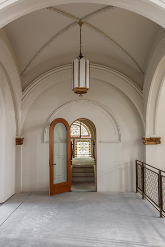 Дизайн-галерея в старой церкви Сан-Франциско (фото 3.1)