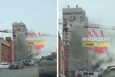 Мощный пожар на Кемеровской: улицу заволокло дымом