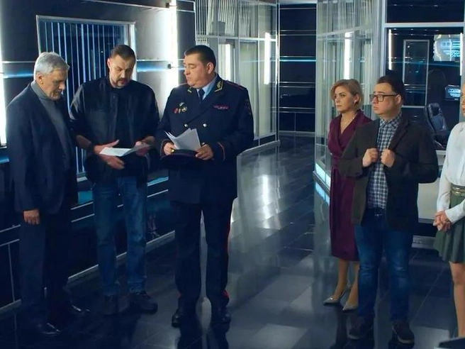 Основные актеры сериала «След» (18+) остаются неизменными многие годы | Источник: «След» (18+), 2007, режиссеры: Игорь Ромащенко, Алексей Куличков, Сергей Борчуков, Юрий Харнас, Оксана Сидоренко, Всеволод Аравин, Армен Арутюнян, Александр Данильцев, Владимир Койфман, Евгений Андреев