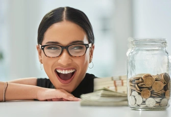 Ритуалы на привлечение денег: 10 странных советов из Сети и одна техника от психолога