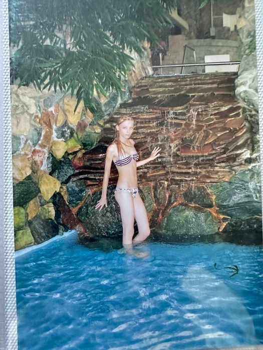 Школьница Алена | Источник: Missalena92 / tg.com