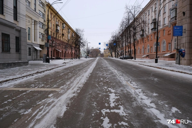А вот дорожники, кажется, подготовили улицы до появления автомобилистов | Источник: Леонид Меньшенин