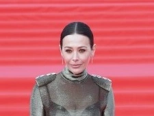 Екатерина Волкова светит бельем, а Катерина Шпица экстрим-декольте: красная дорожка закрытия ММКФ