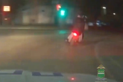Подросток на мотоцикле с пассажирами скрывался от полиции