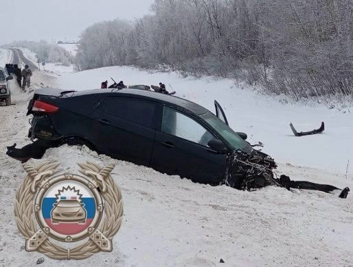 Водитель этой Kia тоже выжил, но был доставлен в больницу | Источник: ГИБДД по Саратовской области