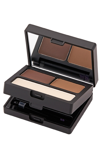 Набор для бровей Brow Box (Brow Powder, Wax & Tools), Urban DecayДва оттенка теней, моделирующий воск, а также металлические мини-щипчики, скошенная мини-кисточка для прорисовки и мини-щеточка для расчесывания плюс два зеркала. Палетка представлена в 6 цветовых решениях.