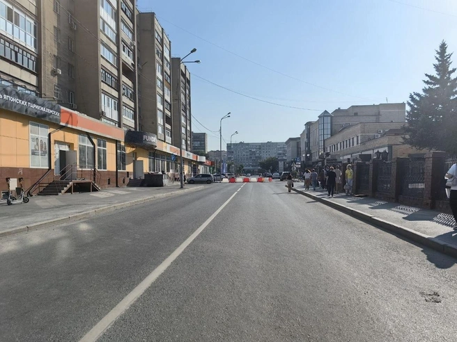 Проезд по Горького в сторону Республики закрыт, участок полностью огорожен | Источник: Павел Красоткин / 72.RU 