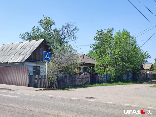 Поворот на соседнюю улицу | Источник: Артем Булычев