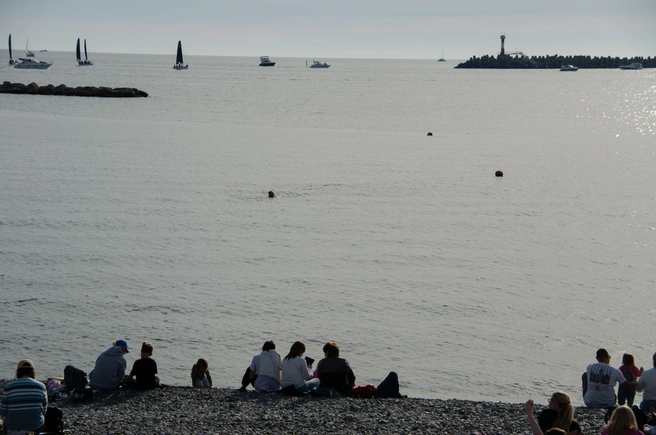 Вся Россия укуталась в шарфы, а в Сочи все еще сезон кепок и солнечных очков | Источник: Оксана Витязь / SOCHI1.RU