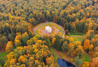 Багрец и золото: 6 парков России, которые непременно стоит посетить осенью