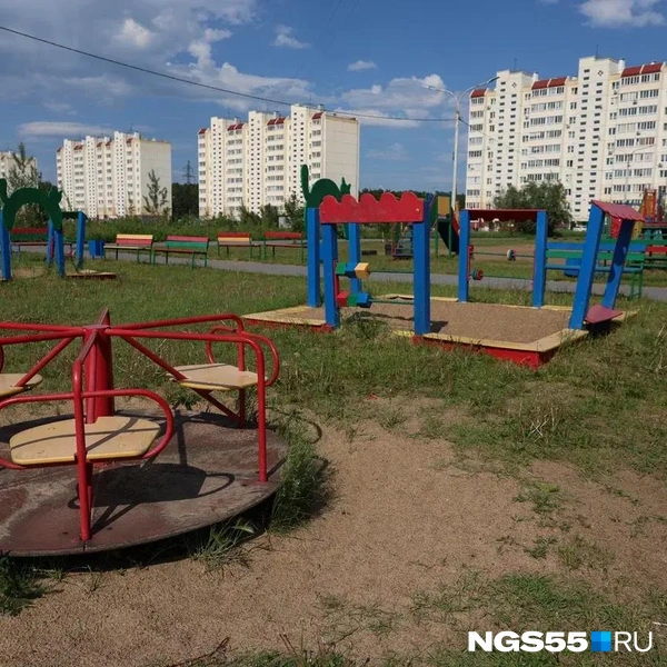 Детские площадки&nbsp;— самые простые | Источник: Евгений Софийчук / NGS55.RU