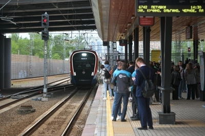 Поезда МЦД-4 опаздывают до 25 минут после остановки состава