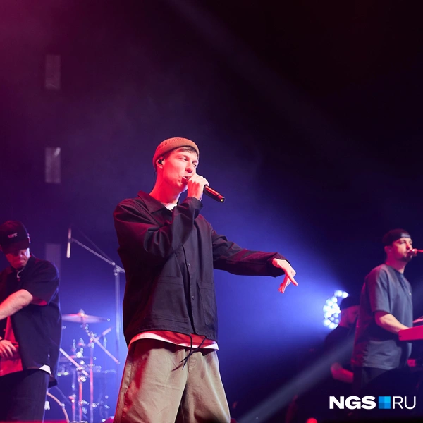 Парни из группы Dabro классно завершили звездный марафон | Источник: Александр Ощепков / NGS.RU 