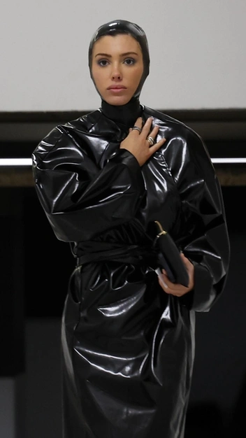 Королева эпатажа: Бьянка Цензори появилась в трендовом латексном образе и шокировала всех | marieclaire.ru
