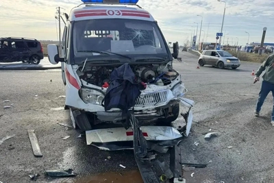 Четыре человека пострадали в ДТП со скорой под Омском