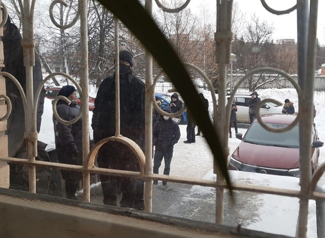 В Рязани засняли очередь у поликлиники завода «Красное знамя» | ya62.ru