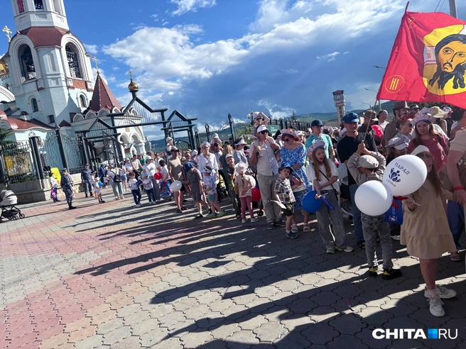 Парад семей прошел в Чите 8 июля: как это было | Источник: Арсений Корчуганов