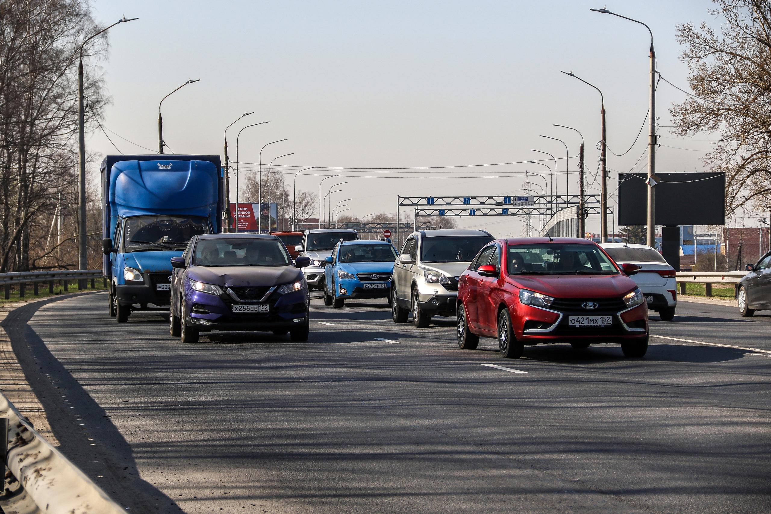 В Дзержинске водитель Nissan подрезал учебное авто и плюнул в беременную  девушку-инструктора - 25 мая 2023 - НН.ру