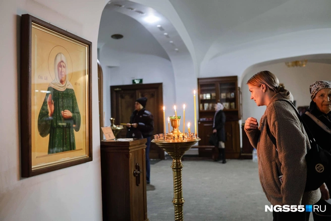 В Успенском соборе всегда много прихожан | Источник: Евгений Софийчук / NGS55.RU