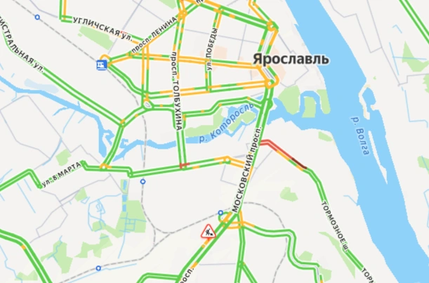 На улице рядом с пожаром образовался затор | Источник: Яндекс. Карты