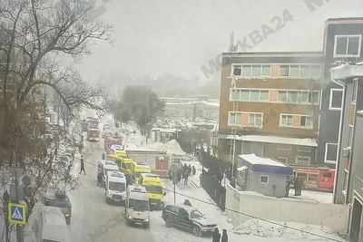 Пожар в хостеле на севере Москвы: жильцы прыгали из окон