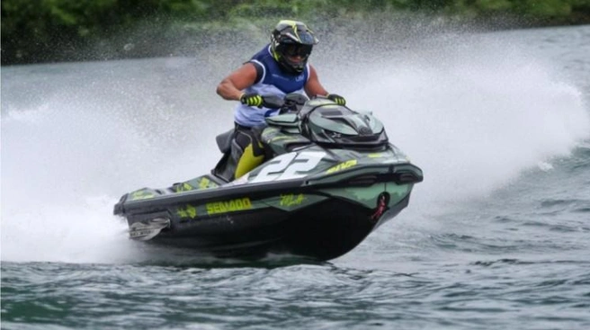 Гидроциклы Sea-Doo — от начальных GTI до топовых RXT-X. Модели 2025–2026 года оснащены мощными двигателями и передовой электроникой | Источник: ru.freepik.com