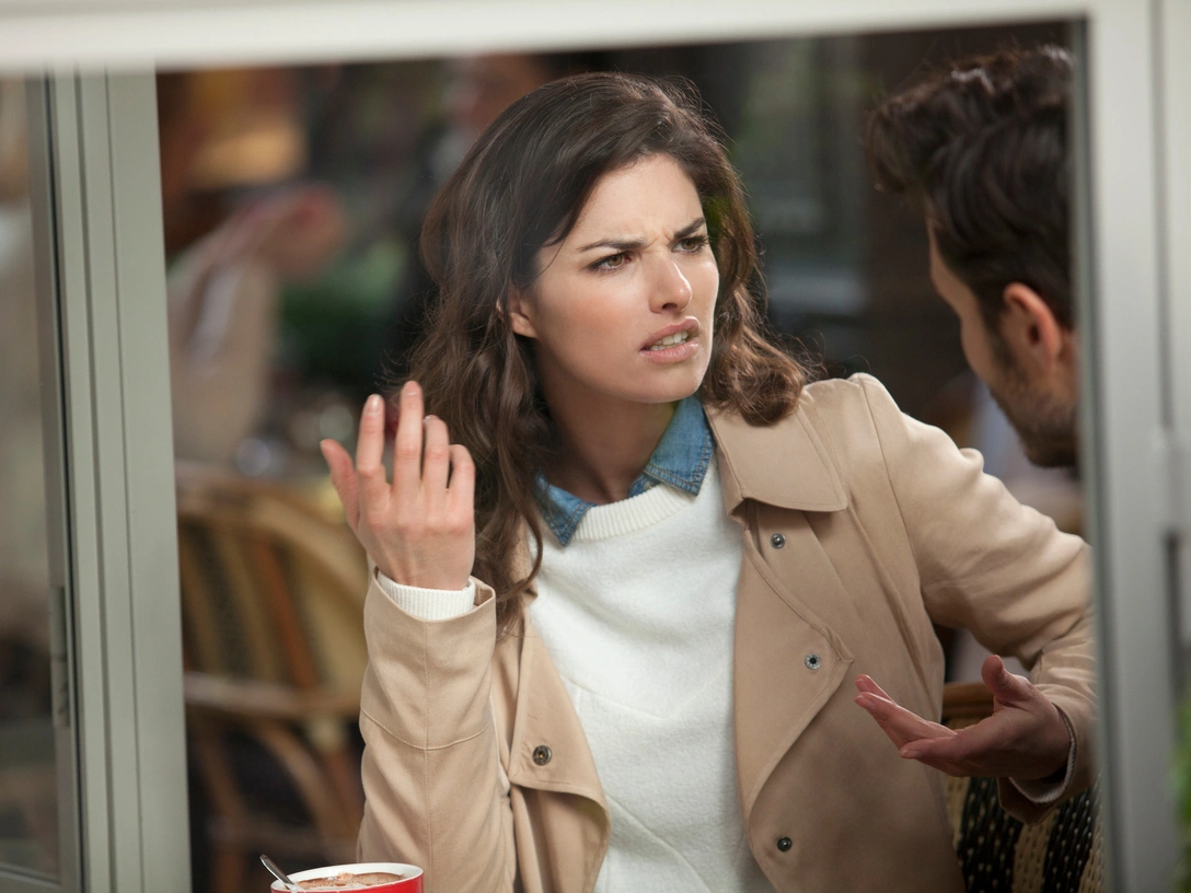 5 типов токсичных людей, которых лучше избегать | marieclaire.ru