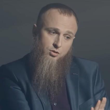 «Если б знала, сразу пошла в органы опеки»: первая супруга многоженца Сухова о его домогательствах к дочке-подростку