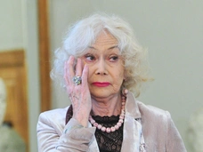 Светлана Немоляева резко о ремейке «Служебного романа» с Ляйсан Утяшевой: «Знаковые фильмы трогать не надо!»