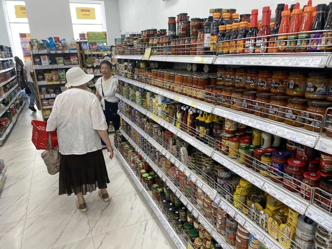 Покупателю в магазине бывает сложно разобраться даже с составом продукта написанном на этикетке  | Источник: Стас Соколов / NGS.RU