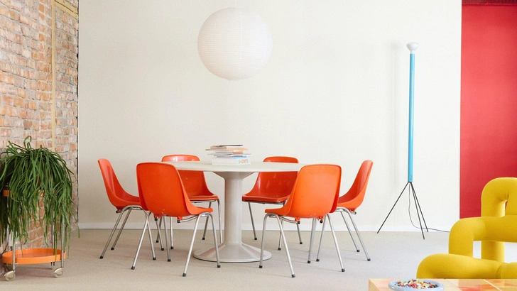 На звук и цвет: яркая студия подкастов в Осло от Omhu Projects | Источник: Omhu Projects