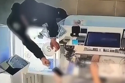 Рецидивист с гранатой ограбил ювелирный магазин в Волгограде