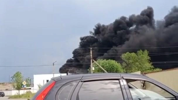 В Челябинской области загорелся молочный завод (эпичное видео) | Источник: Интересный Южноуральск / Vk.com