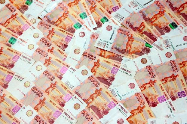 Средняя зарплата растет активнее, чем реальная | Источник: Полина Авдошина