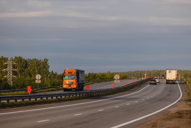Уже в октябре завершатся основные работы на участке трассы Челябинск&nbsp;— Екатеринбург между деревнями Казанцево и Султаева | Источник: Илья Бархатов