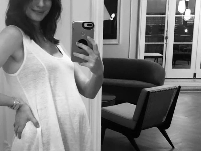 Энн Хэтэуэй воспитывает двух сыновей | Источник: annehathaway / Instagram (экстремистская организация, деятельность запрещена на территории РФ)