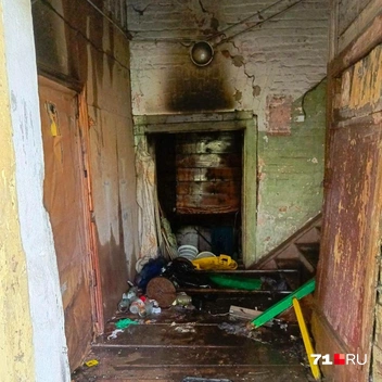 Вход в подвал и подъем в подсобку | Источник: Максим Улитов / 71.RU