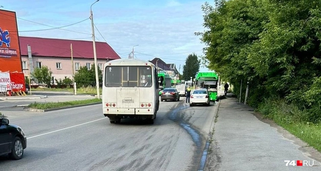 В ДТП пострадала пассажирка автобуса № 5 | Источник: читатель 74.RU