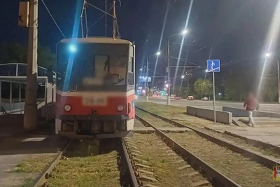 Под трамвай в Волгограде попала 4-летняя девочка