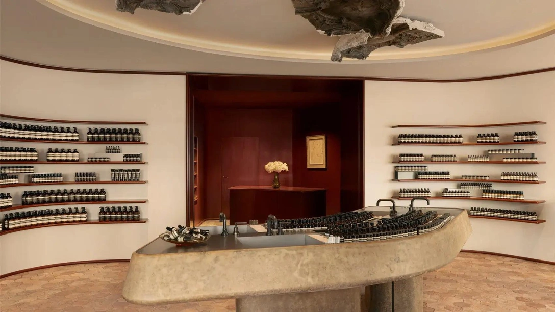 Новый магазин Aesop в Париже по проекту Якоба Шпренгера | Источник: Людовик Балай