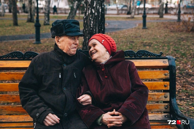 Для досрочного выхода на пенсию нужно выработать необходимый стаж, включая работу в особых условиях труда | Источник: Ирина Шарова / 72.RU