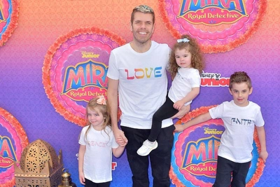 Друг Perez Hilton запустил сбор для его семьи